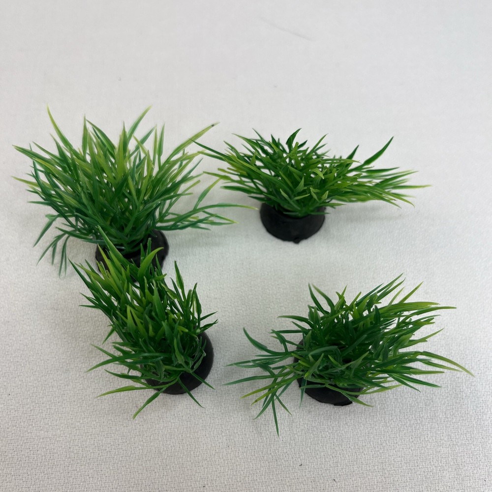4 PC Xunyee Plastic Aquarium Plants