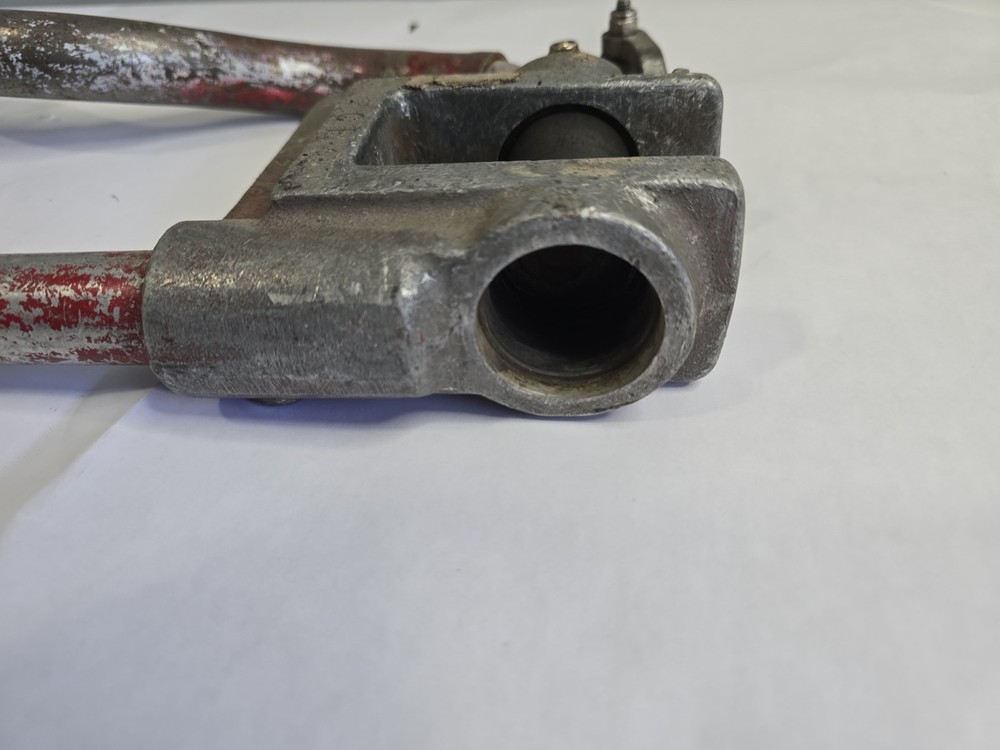 Greenlee 710 Metal Stud Punch Knockout Tool