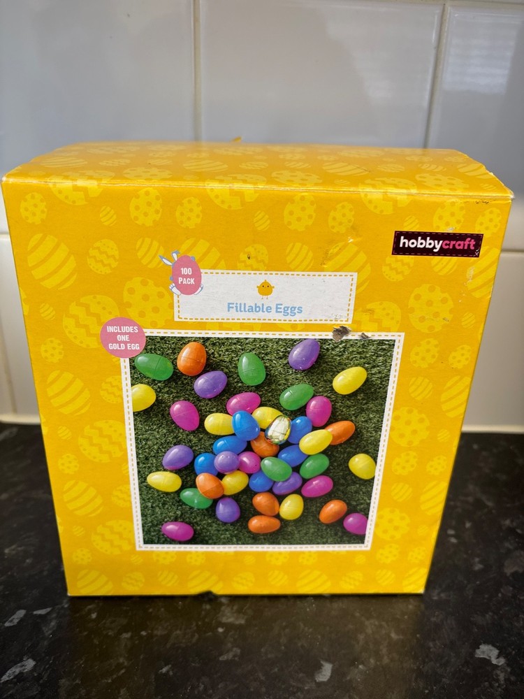 2 X HOBBYCRAFT 100 PACK REFILLABLE EGGS(INCLUDE 1 GOLD EGG) EASTER EGG HUNT