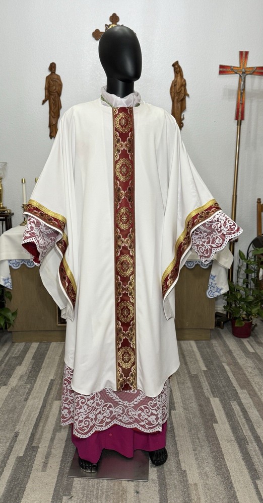 WHITE  VESTMENT CHASUBLE & STOLE