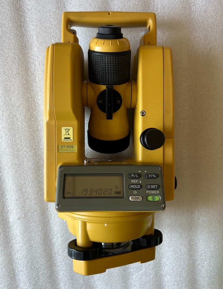 Topcon DT‑209 Digital Theodolite With Case
