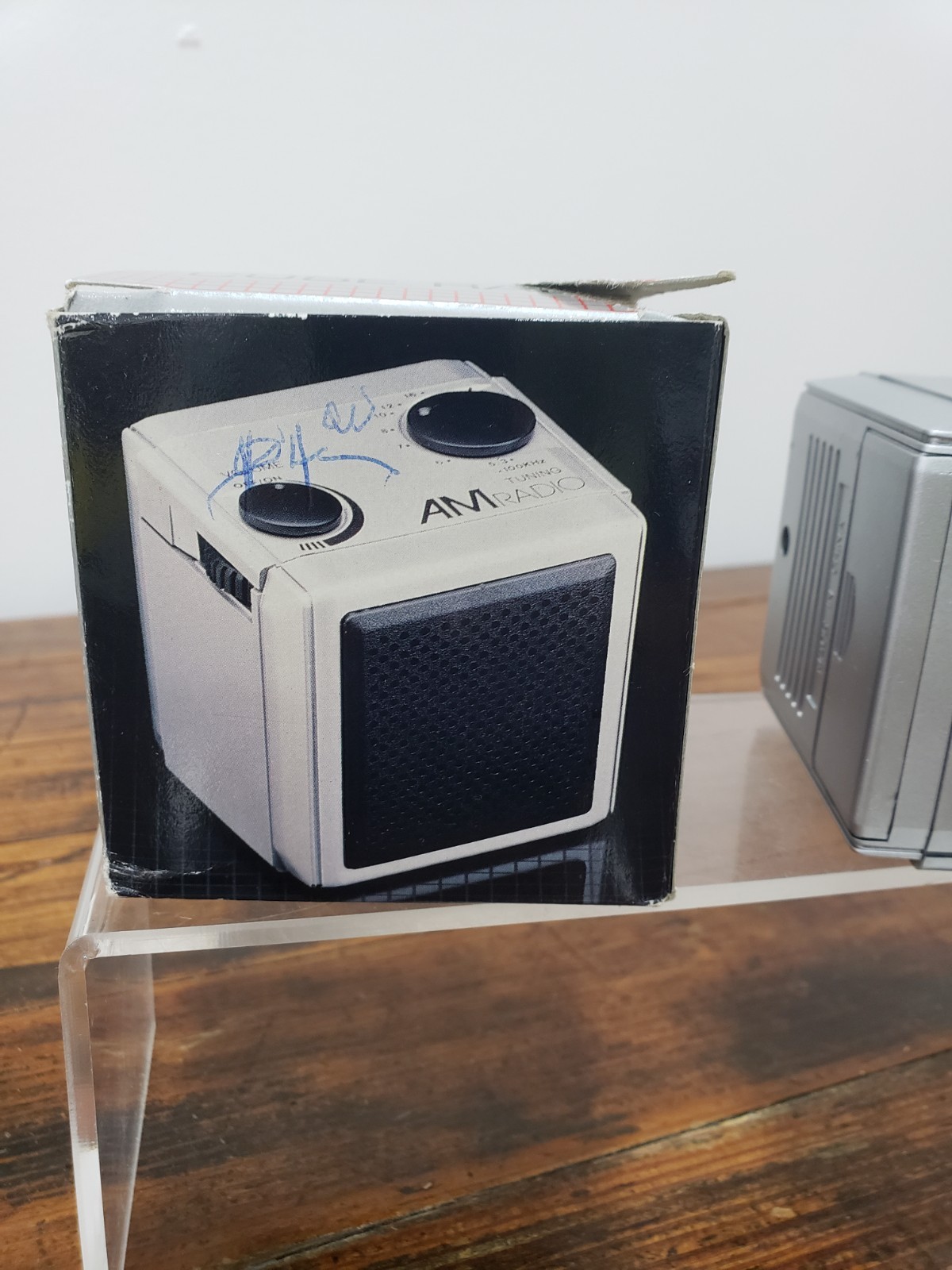 Vintage Americana Brand Battery Powered AM Cube Radio in Box, Works