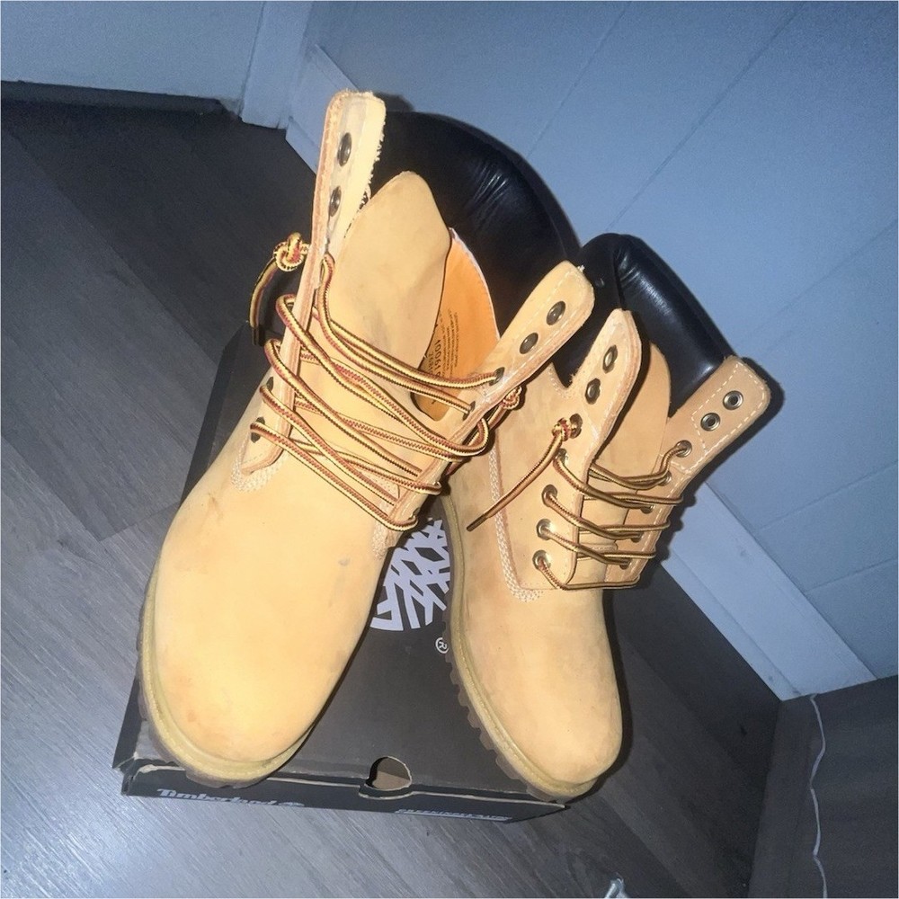 Timberland Wheat boots size 9