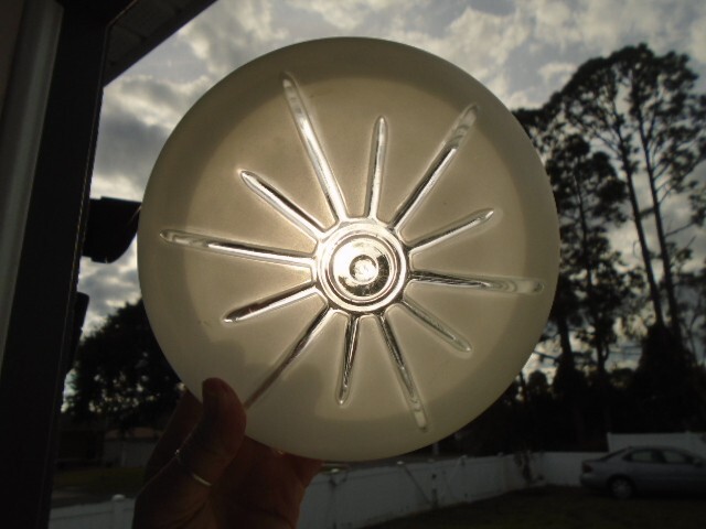 1957 FLYING SAUCER GLOBE ATOMIC STARBURST LGIT SHADE