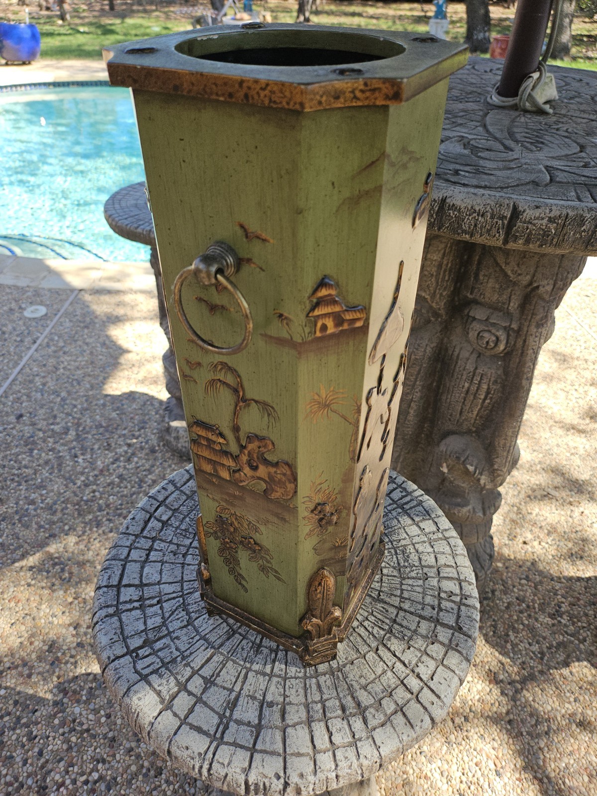 18" Octagonal Raised Japanese Asian Chinoiserie Umbrella Walking Stick Stand