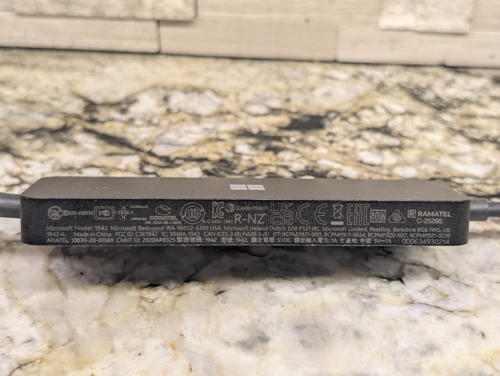 Microsoft 4K Wireless Display Adapter Model 1942 Tested & Working