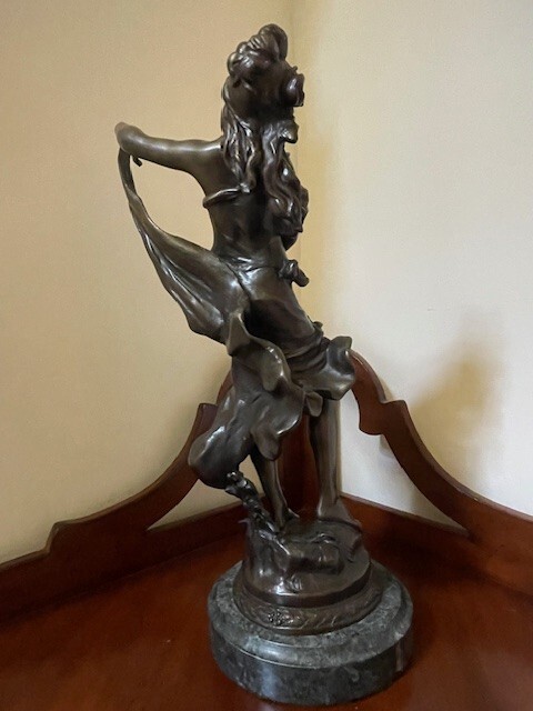 Auguste Moreau Figural Bronze - En Vedette - Signed