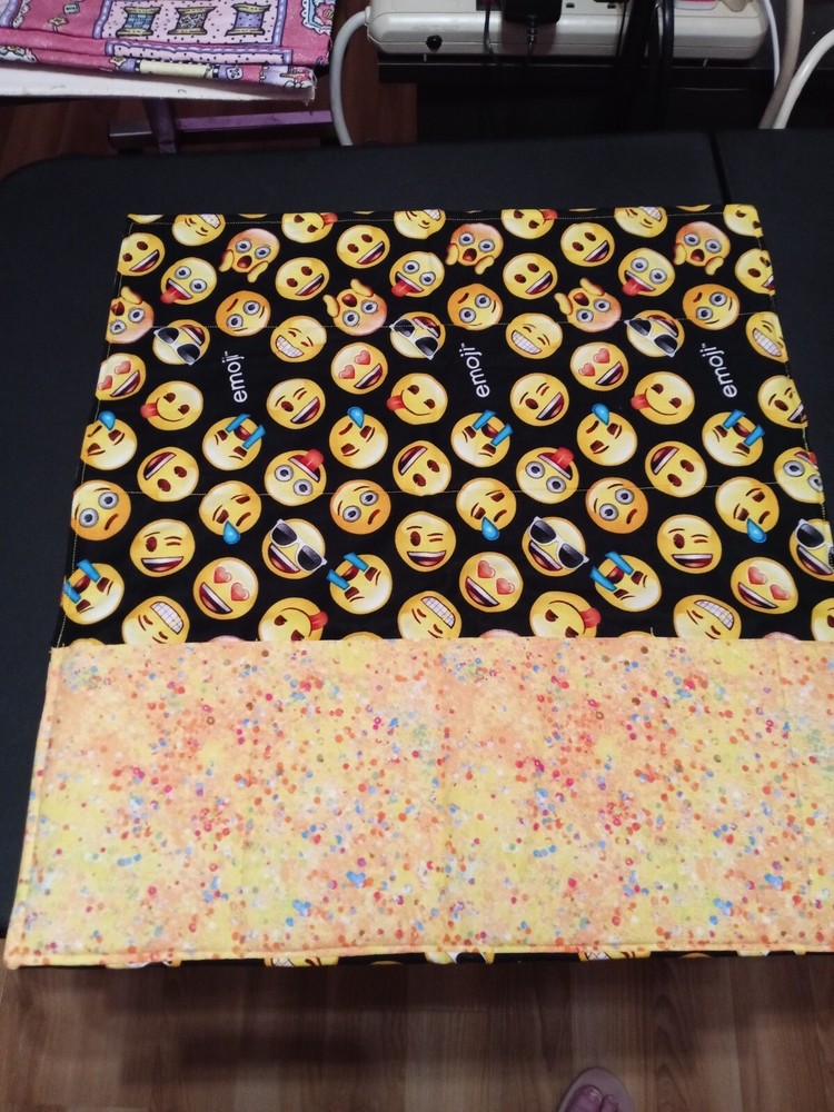 Sewing mat and thread catcher set