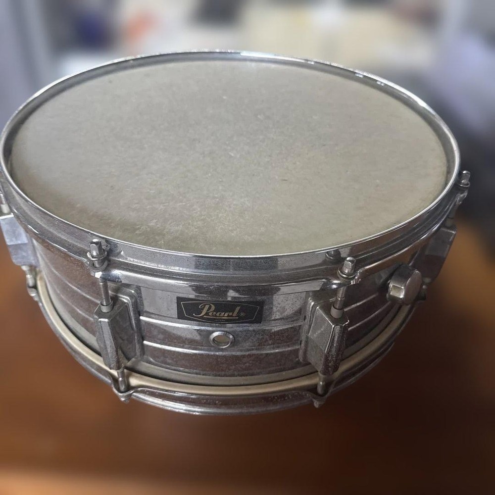 Pearl snare drum silver used