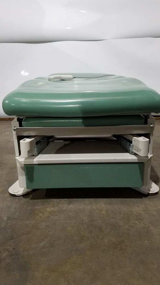 UMF 4070 Power Table With Hand Control