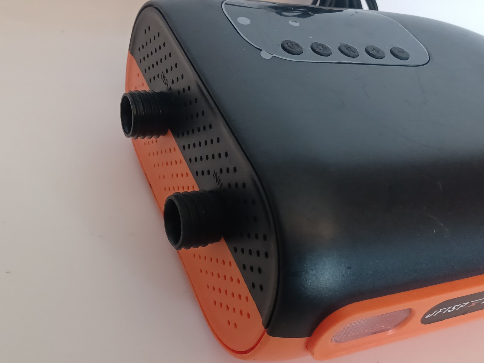 Electric air pump truck 12v/20psi suitable for vertial paddleboards and kayaks