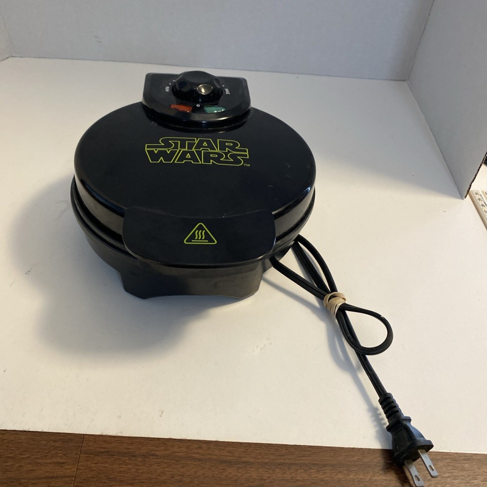 Star Wars Darth Vader Electric Black Waffle Maker
