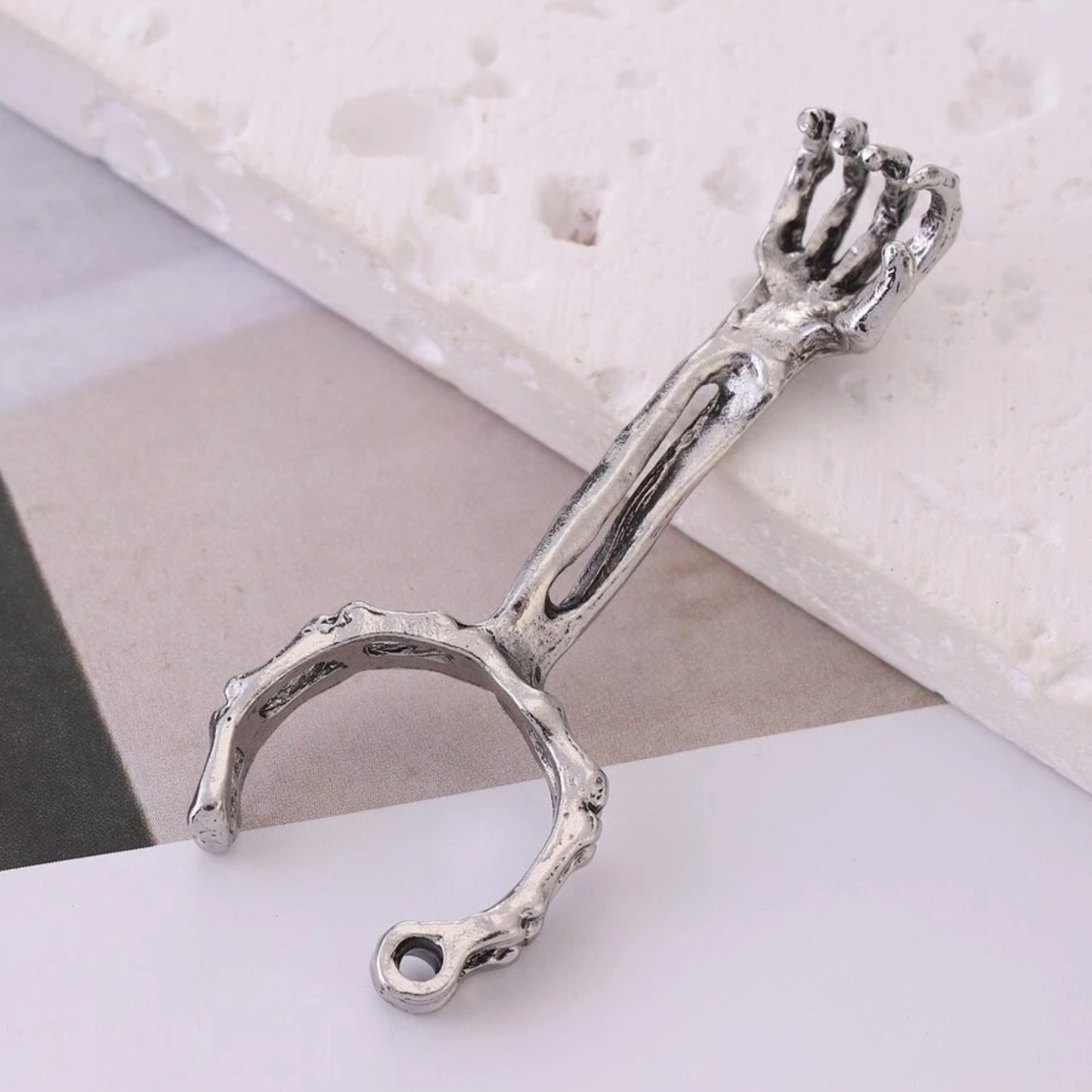 Cigarette Finger Clip Ring Holder Skelton Hand Cigar Holder Smoking Accessory