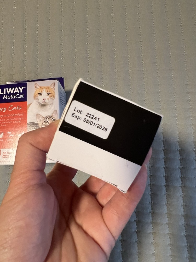 cat calming diffuser with One Pack refill