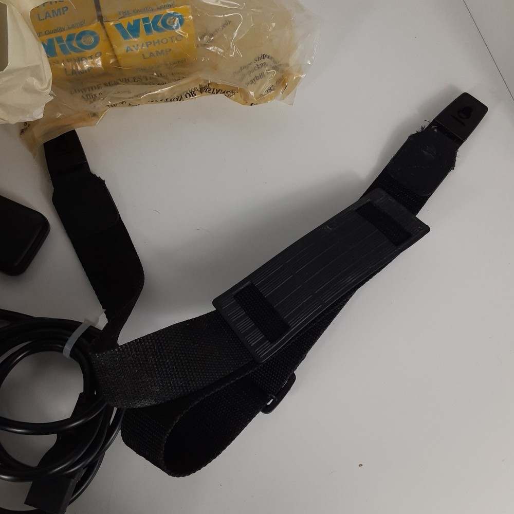 Lightware Viewpoint 100 LCD Projector w Case