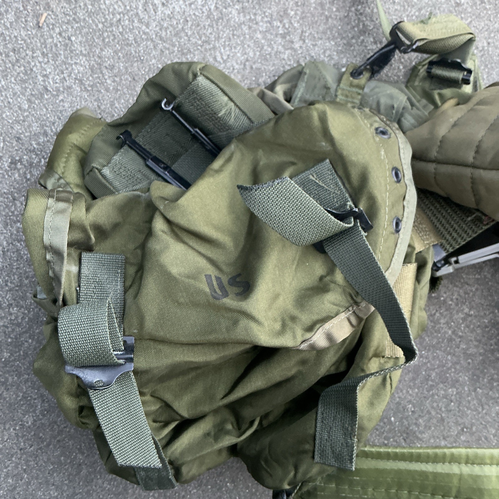 Us Army Gear Belt With Pouches