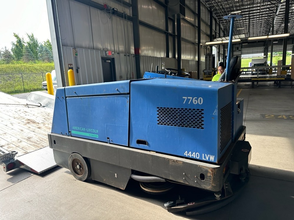 floor scrubber machine