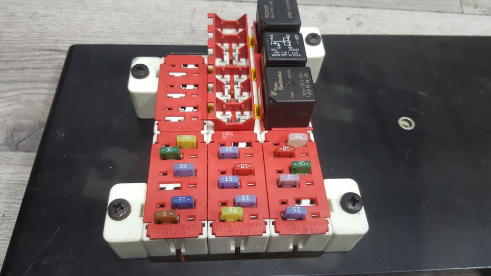 FREIGHTLINER FUSE BLOCK 5295870