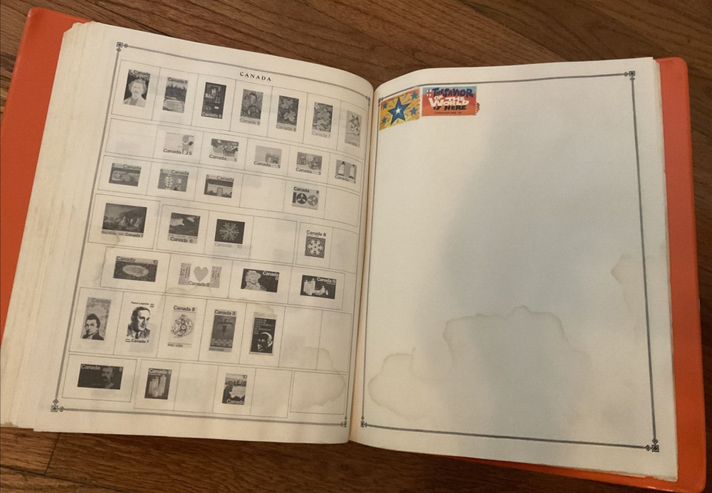 Scott’s World Stamp Album Book Postage Stamp Album 1973/ 4 Stamps Inside/Collect