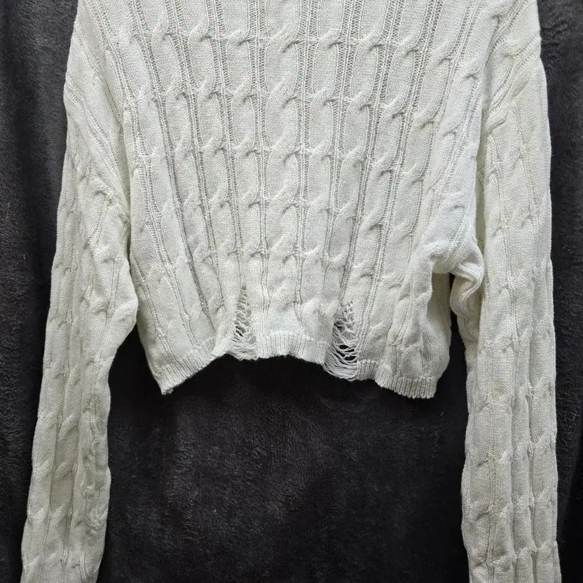 Billion Crochet Pattern Crop Knit Sweater Ivory