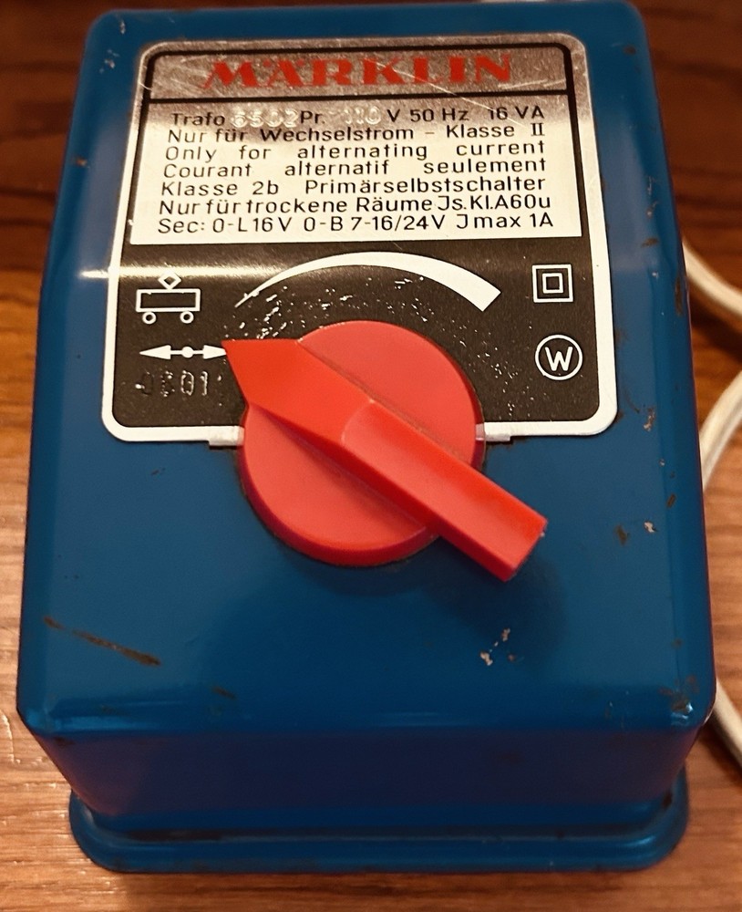 Marklin 6502 HO Train Transformer 110VAC input / 0-16VAC variable & 16VAC fixed
