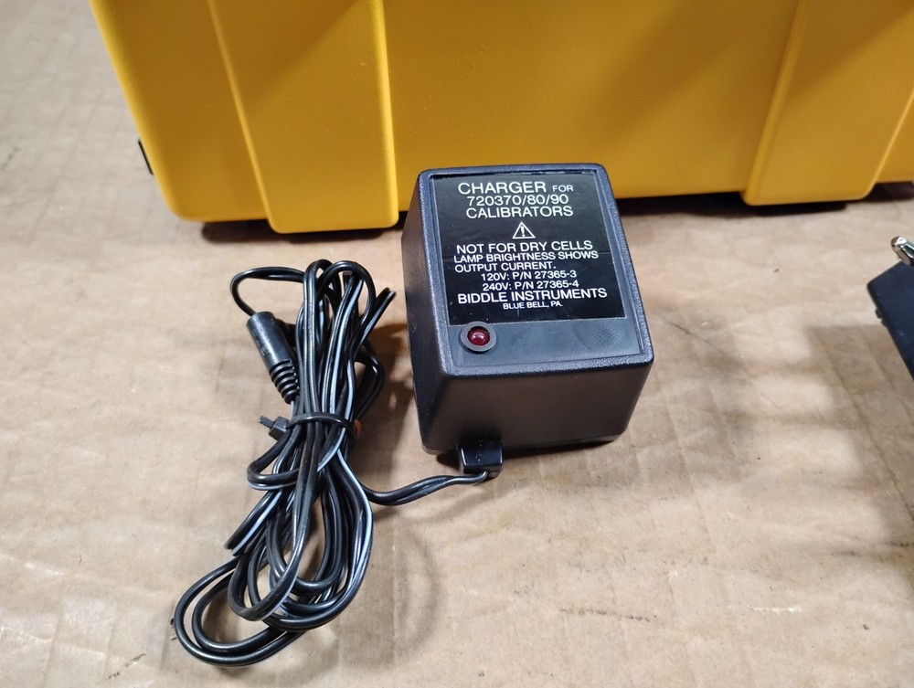Biddle Versa-Cal Calibrator 720390- UNTESTED SURPLUS / POWERS ON