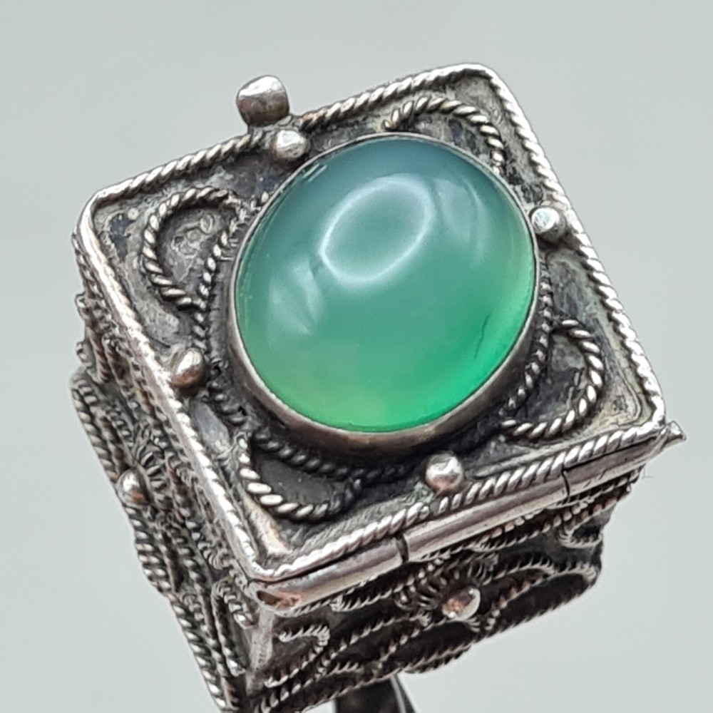 Antique Silver & Jade Sone Pill/Snuff box