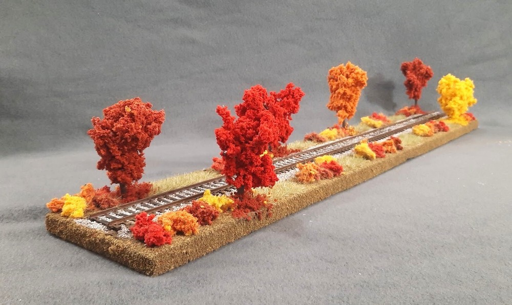 HO SCALE 24" SINGLE TRACK DIORAMA TRAIN DISPLAY -"FALL FOILAGE SCENE"