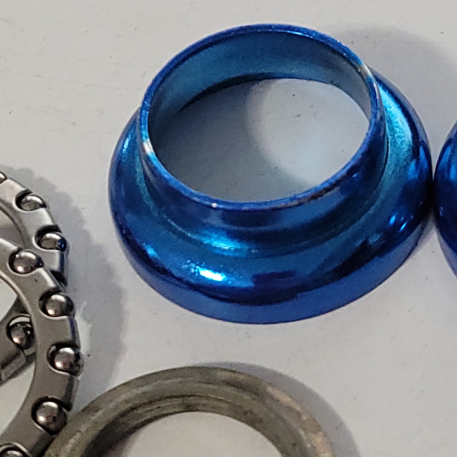 old school NOS blue Hatta 1 inch threaded bmx bike headset blue