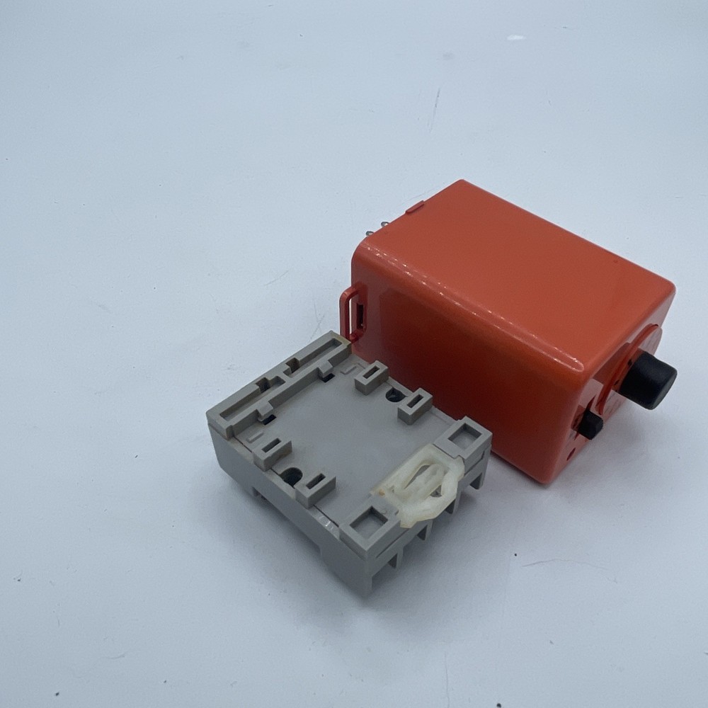 NEW EAGLE SIGNAL CONTROLS .5-10 MIN MULTI RANGE INTERVAL TIME DELAY 74Q2A601