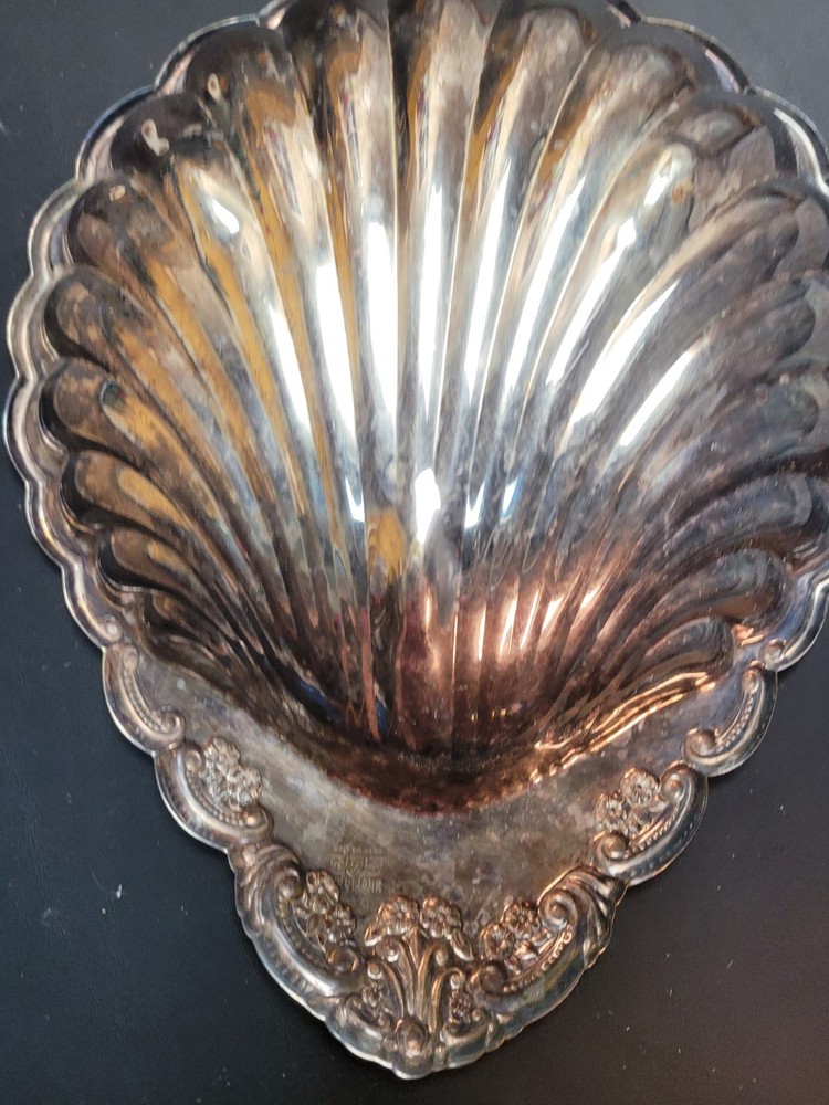 Vintage Large Elegance E.P. Steel Clam Dish with Rosebud Trim READ!! 14"×11 5/8"