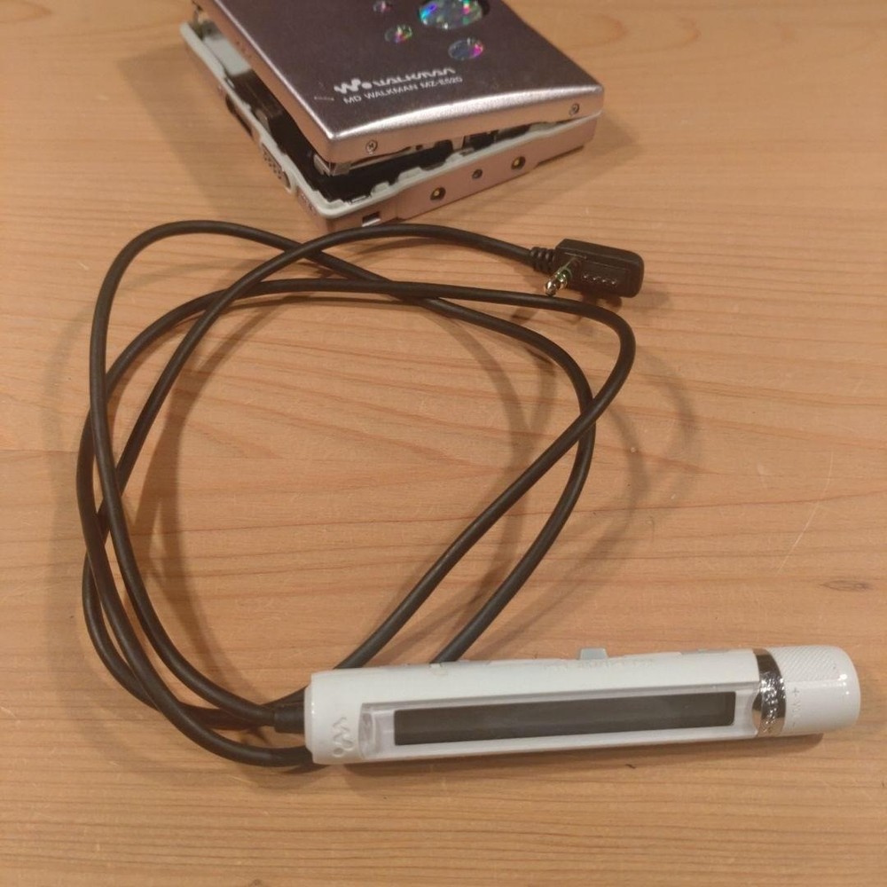 SONY MZ-E520 Silver MD MiniDisc Player Walkman