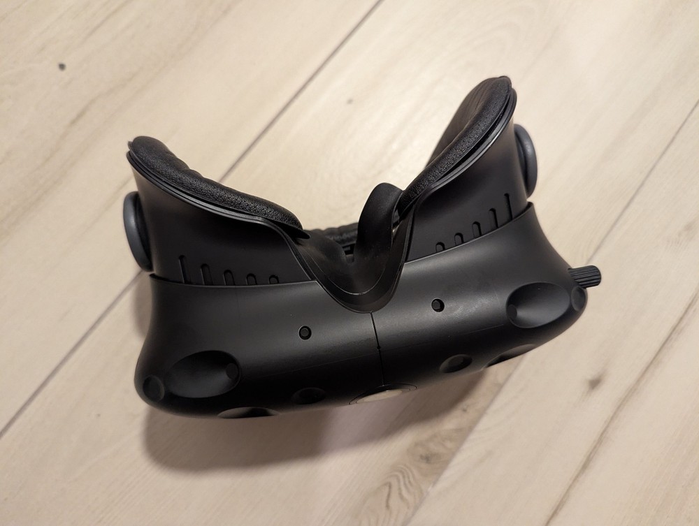 HTC Vive Virtual Reality Headset Only - No Cables - WORKS