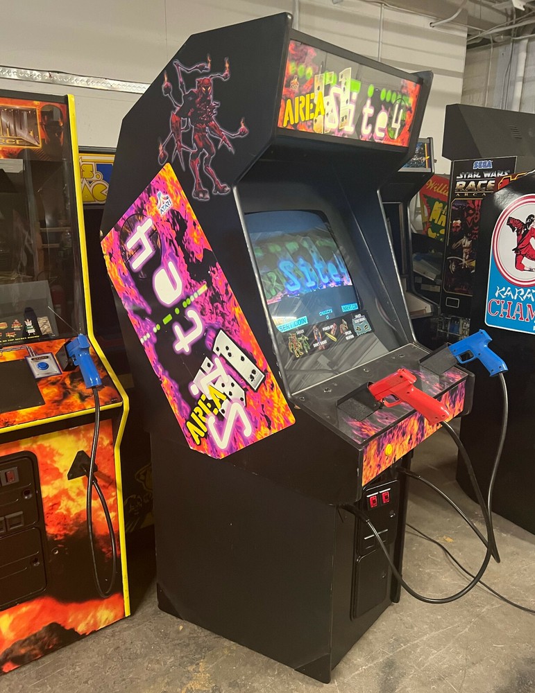 SITE 4 ARCADE MACHINE by ATARI 1998 (AREA 51)