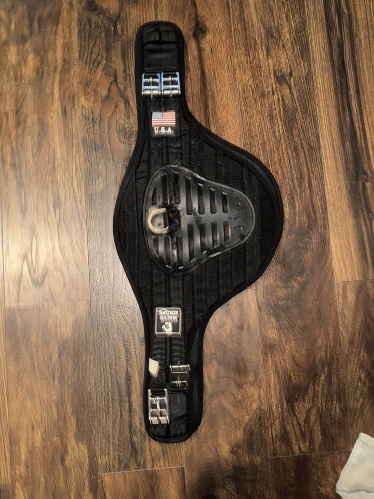 28” Black Majyk Equipe Stud Girth