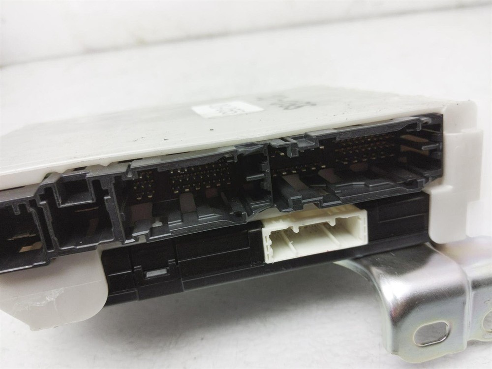 2018-2020 Toyota Prius Prime Multi Plex Network Computer Module Unit 89220-4Em50
