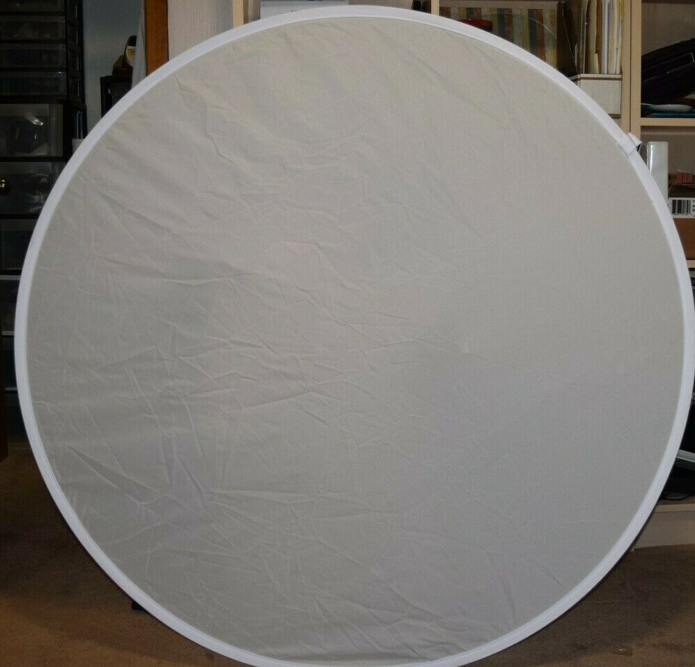 Calmut 52" Translucent Reflector with Case - Used