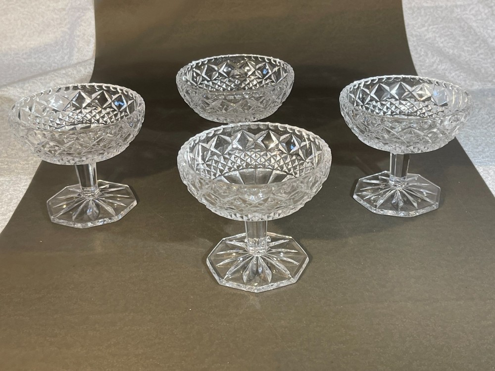 4 Stemmed Sherbert/Sundae Glasses. Diamond Pattern (1165)
