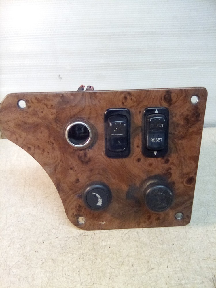 Peterbilt 17-05018M002 Dash Switch Panel