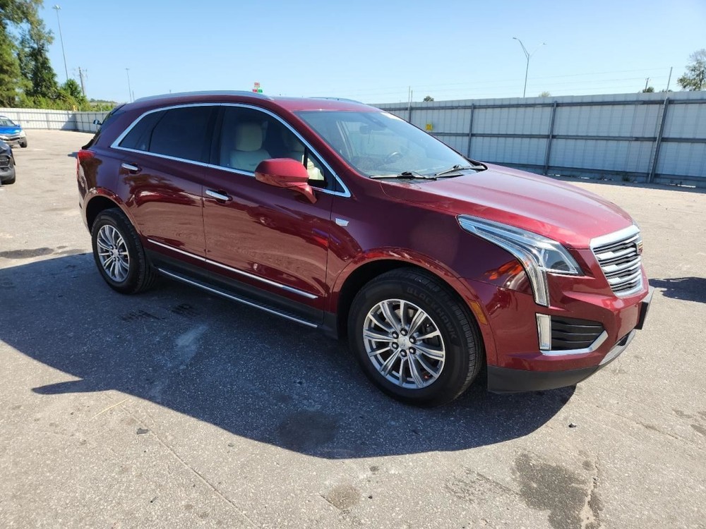 XT5 2017 Glove Box 4925385
