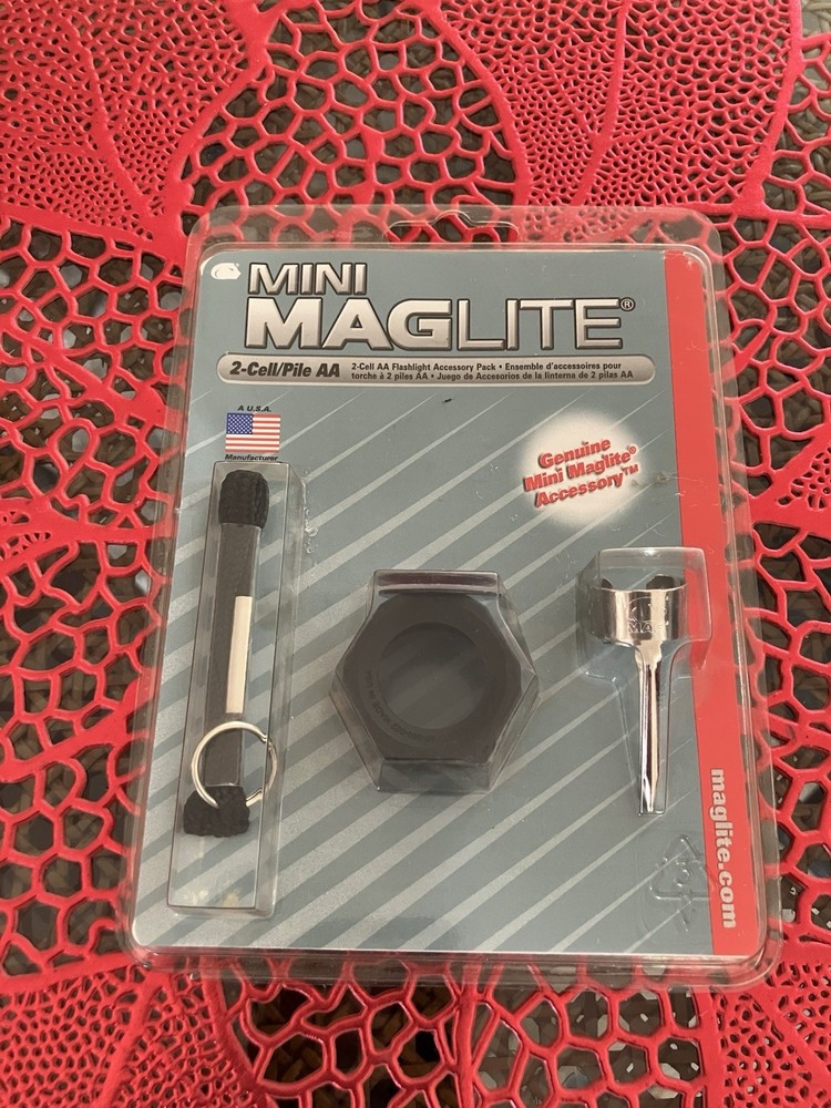 Maglite Mini 2 Cell AA Flashlight Accessory Pack AM2A016