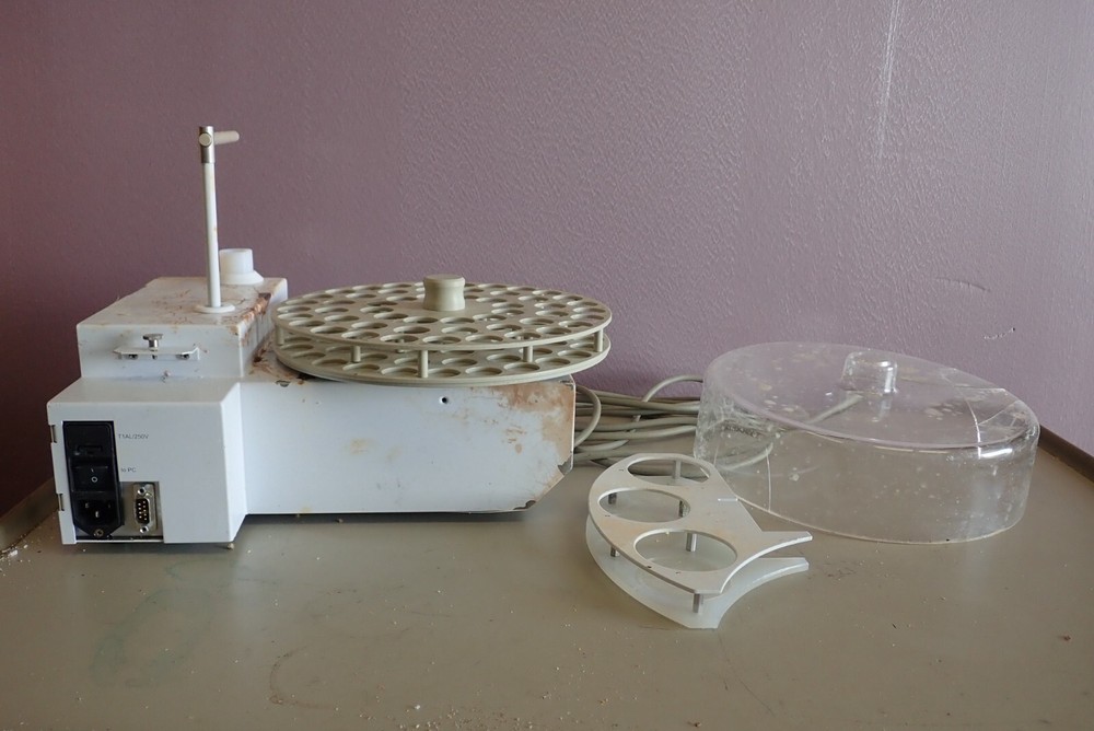 Agilent Technologies G136B Integrated Autosampler