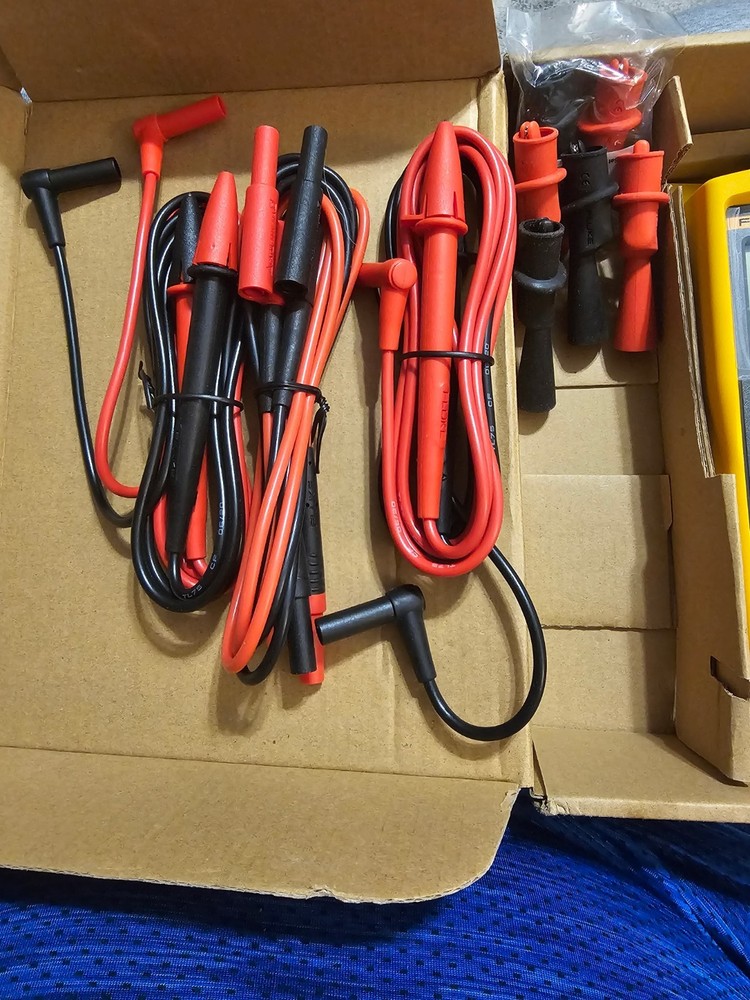 Fluke 712B RTD temperature calibrator