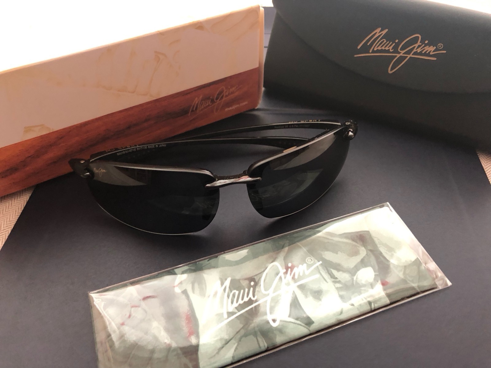 Maui Jim Sport Sunglasses 407-02 Ho'Okipa Black Wrap Frames with Black Lenses