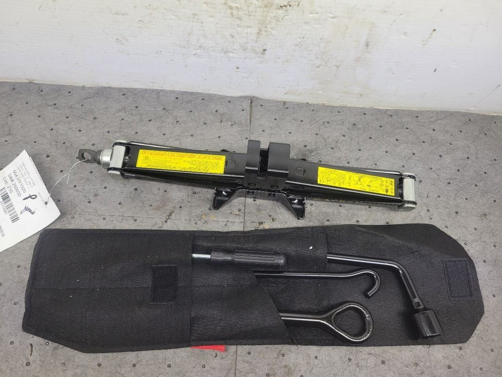 TUCSON 2020 Jack and Tools 1743661