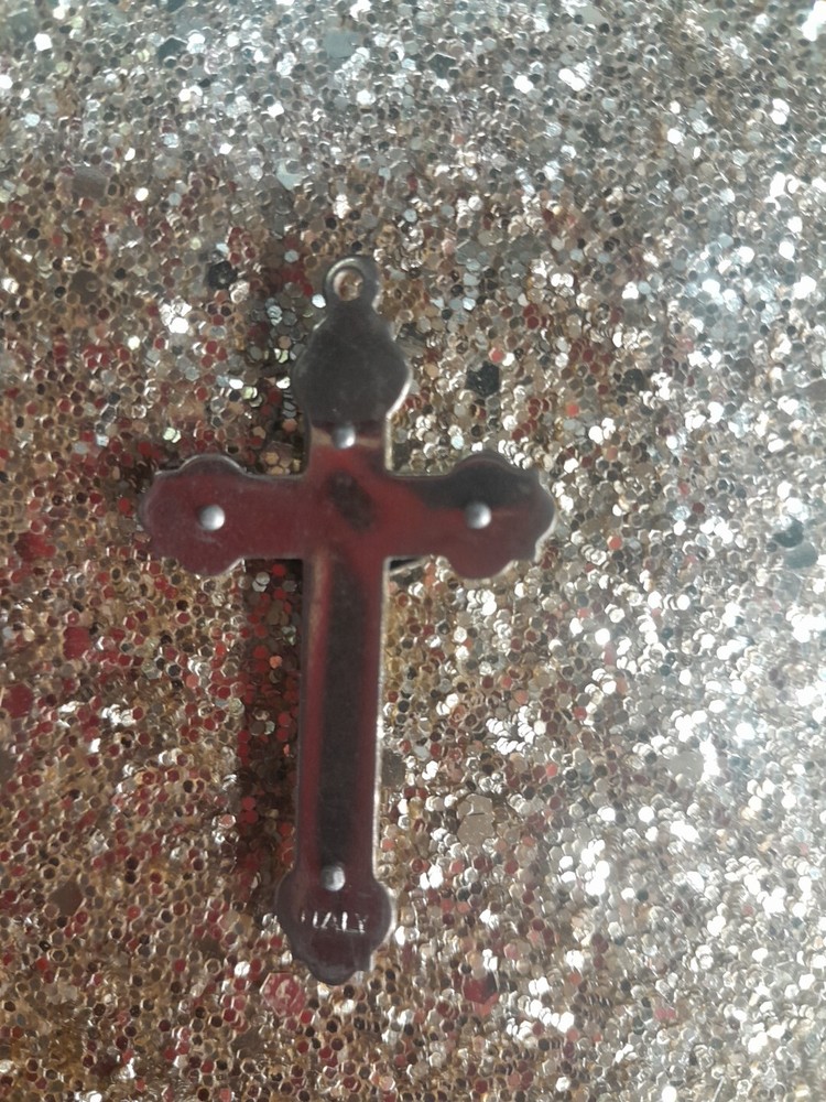 crucifix pendant