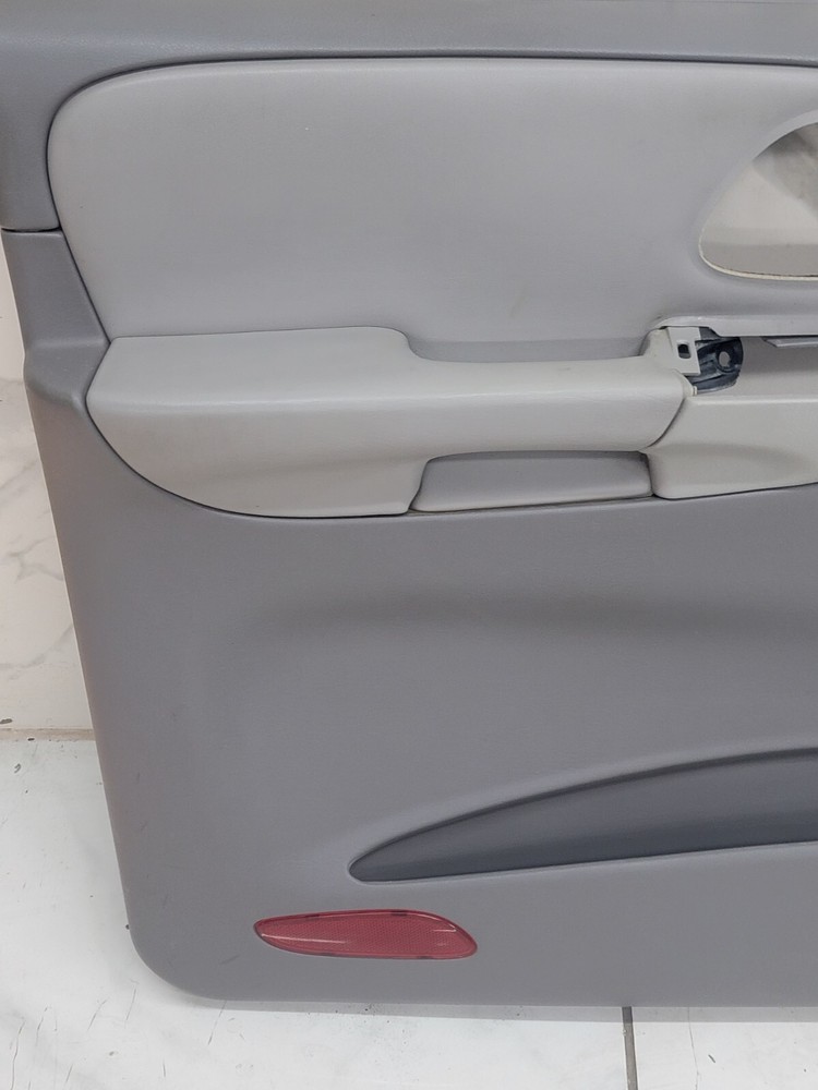 🔥02-09 CHEVY TRAILBLAZER Door Panel Front LEFT Driver armrest GRAY - silver D8