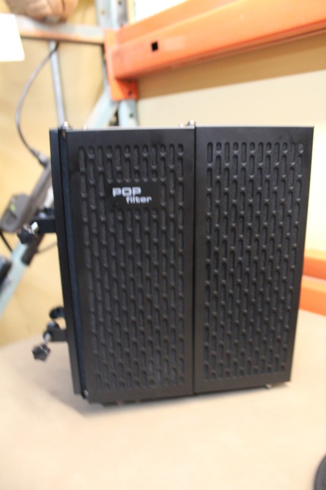 aokeo microphone isolation shield W/Pop Filter *USED*