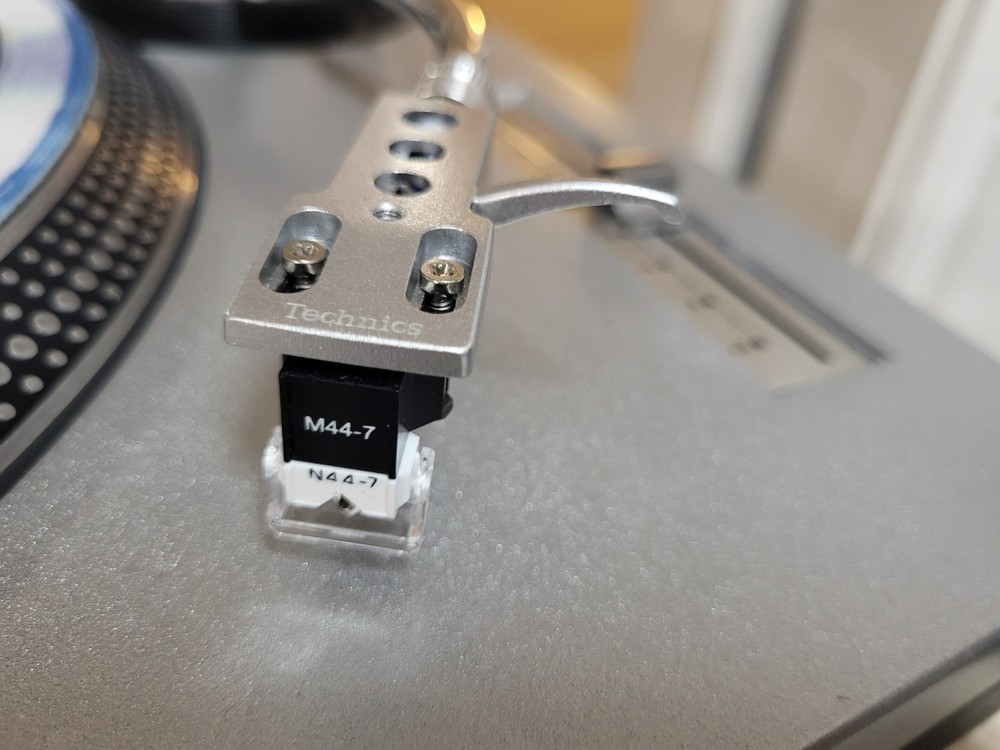 Technics SL1200Mk2 Turntable - Refurbished and Fully Functional