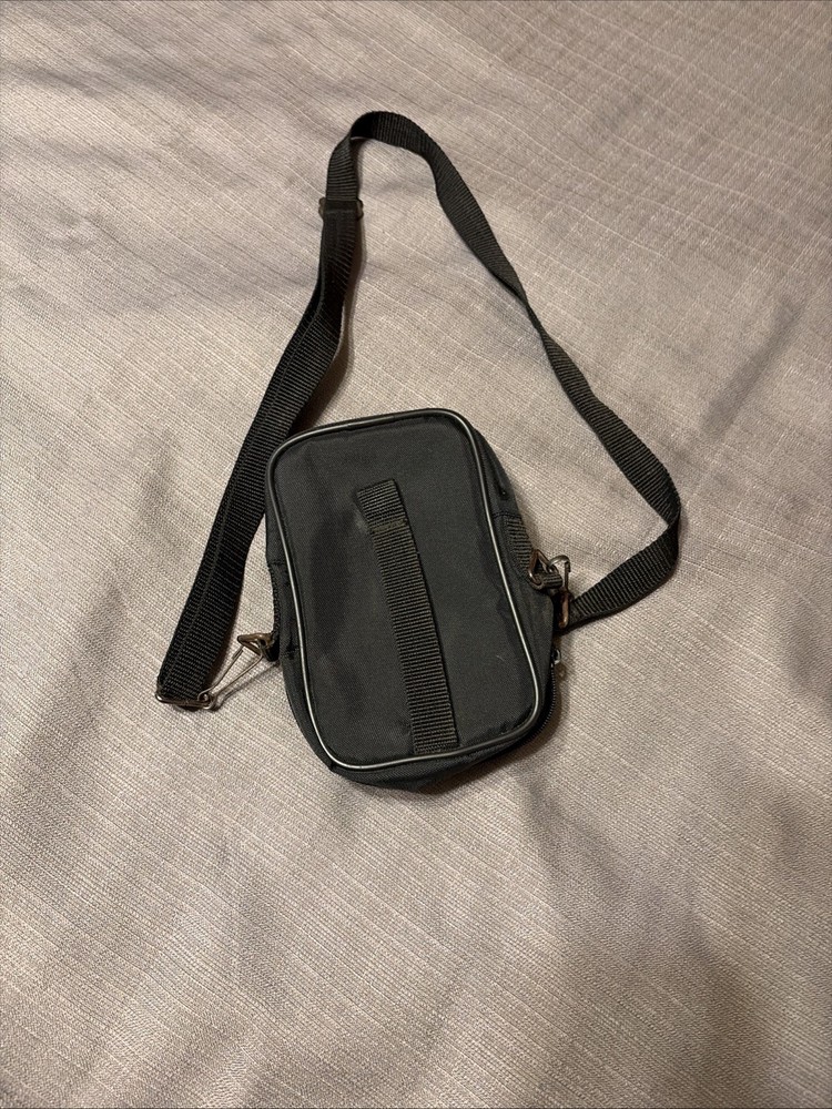 Minolta Small padded zip up Nylon Camera Case/ adjustable shoulder strap-Loop